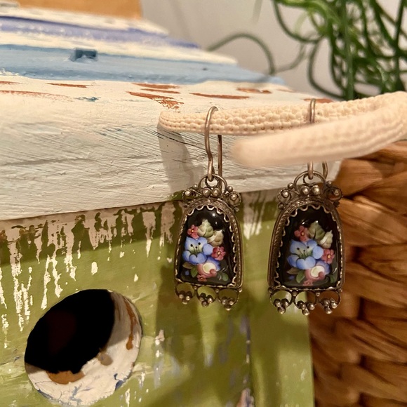 Victorian Inspired Earrings - Picture 1 of 7